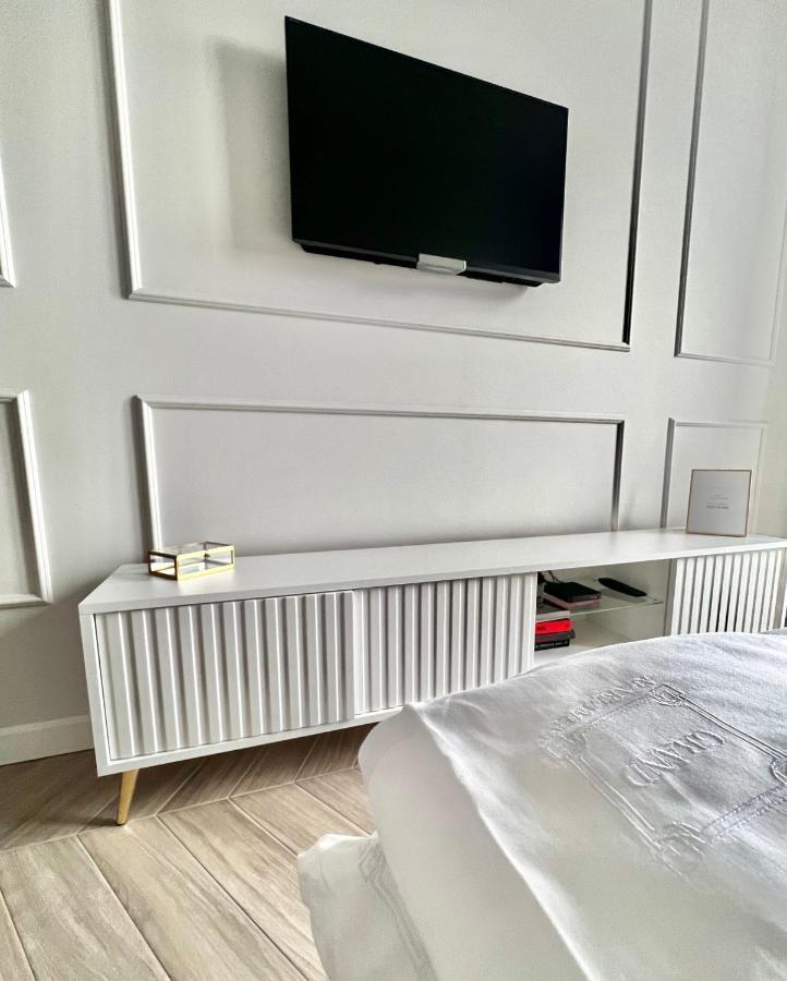 Grand Apartament Złotów Exteriör bild